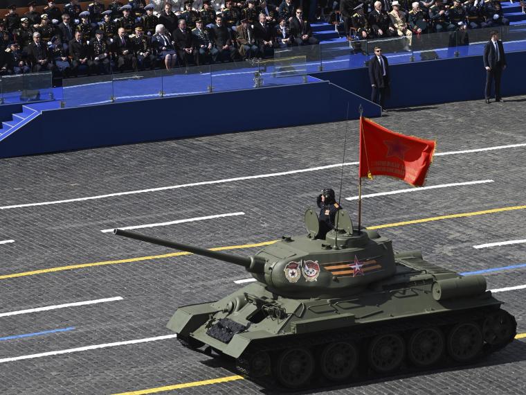 T-34 στην ρωσική παρέλαση 9ης Μαΐου 1