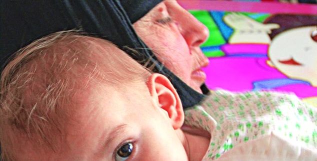 Οι μάνες με τα ράσα που μεγαλώνουν ορφανά