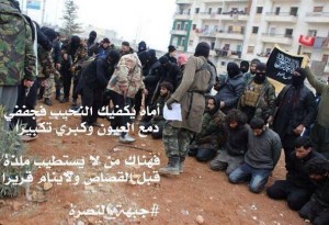 Η δημόσια εκτέλεση των σύριων στρατιωτών υπό τη σημαία της Αλ Κάιντα