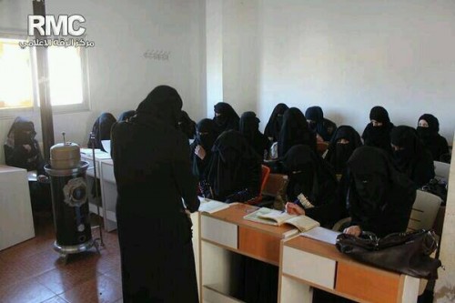 Το νέο Κορανικό σύστημα εκπαίδευσης για τις κοπέλες στη Ράκα