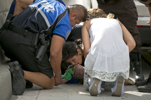 Baby-given-CPR-on-the-side-of-the-road-in-Miami-3168246