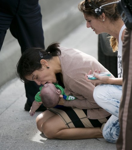 Baby-given-CPR-on-the-side-of-the-road-in-Miami-3168250