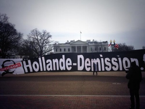 Γάλλοι ακτιβιστές σήκωσαν πανό έξω από το Λευκό Οίκο με το σύνθημα  ΟΛΛΑΝΤ ΞΕΚΟΥΜΠΙΣΟΥ