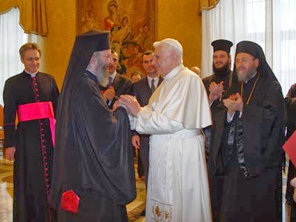 ΦΩΤΟ ΑΡΧΕΙΟΥ: Συνάντηση του Πάπα Βενεδίκτου 16ου με τον Θεοφιλέστατο Επίσκοπο Φαναρίου Αγαθάγγελο