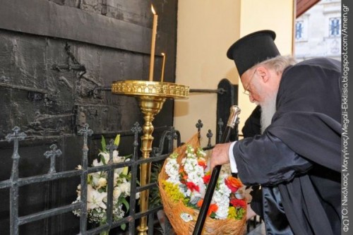 Κερί μνήμης στον μαρτυρικό Γρηγόριο Ε’