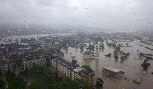 2023-05-15T192334Z_2014369272_GM1EA5G088201_RTRMADP_3_BALKANS-FLOOD