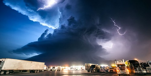απίθανες-φωτογραφίες-από-θεομηνίες-7