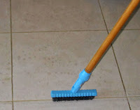 πως-θα-φτιάξω-καθαριστικό-για-τους-Αρμούς-στα-πλακάκια-1