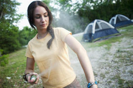 πως-να-αποφύγετε-τα-κουνούπια-και-να-φτιάξετε-σπιτικό-φυσικό-αντικουνουπικό