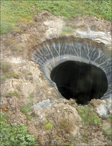 δείτε-τι-υπάρχει-στο-εσωτερικό-της-τεράστιας-τρύπας-που-τρομοκράτησε-τη-Σιβηρία-1