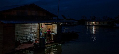 το-πλωτό-χωριό-του-αμαζονίου-μια-ζωή-χτισμένη-πάνω-στο-νερό