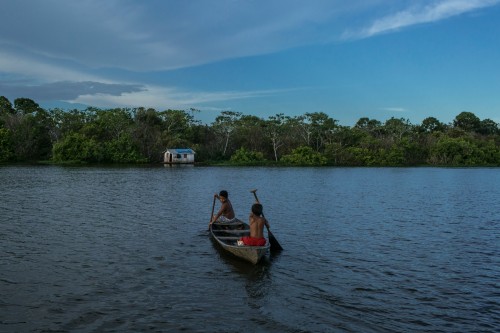 το-πλωτό-χωριό-του-αμαζονίου-μια-ζωή-χτισμένη-πάνω-στο-νερό-9