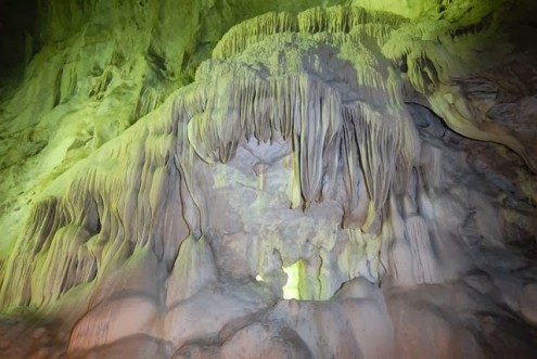 το-μυθικό-σπήλαιο-των-λιμνών-9