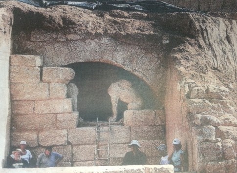 έκτακτο-δεν-είναι-μόνο-ένας-ο-τάφος-στην-αμφίπολη