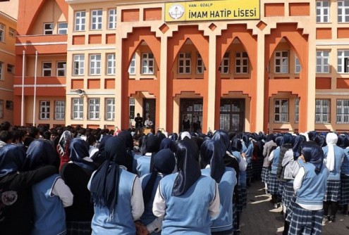 στέλνουν-σε-ισλαμικά-σχολεία-χριστιανούς-μαθητές-στην-τουρκία-1