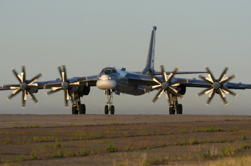 Tupolev_Tu-95_Marina