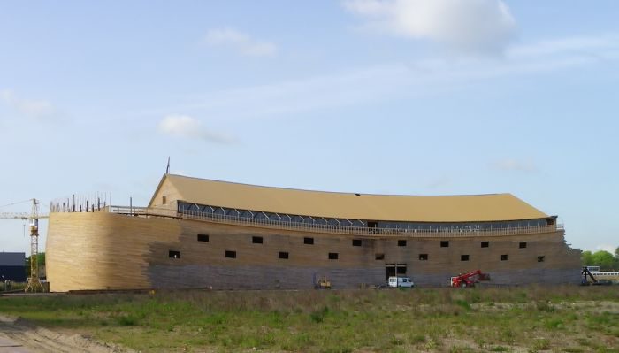 4748476_group-building-noahs-ark-attraction-in_69a2cd8c(1)