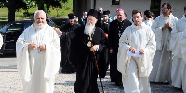 http://www.pentapostagma.gr/wp-content/uploads/2016/09/patriarxis-papikoi.jpg