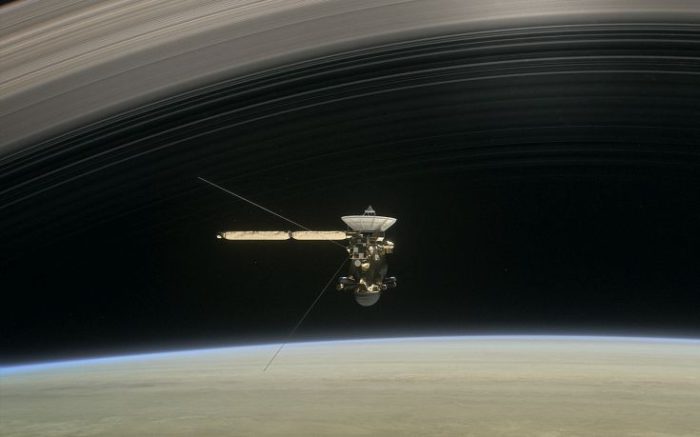 Eντυπωσιακό! Το Cassini έστειλε τις πρώτες φωτογραφίες μέσα από τους δακτυλίους του Κρόνου - Εικόνα2 Eντυπωσιακό! Το Cassini έστειλε τις πρώτες φωτογραφίες μέσα από τους δακτυλίους του Κρόνου - Εικόνα2