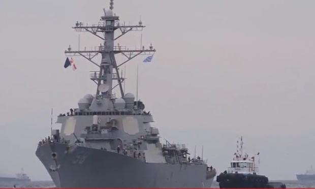 Το αμερικανικό αντιτορπιλικό USS Laboon DDG58 στο λιμάνι του Πειραιά ...