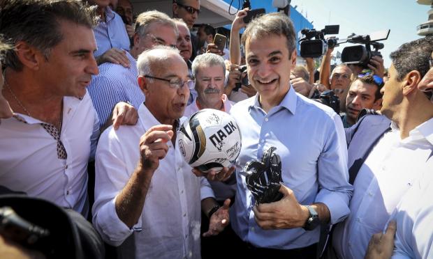 Μητσοτάκης, ΠΑΟΚ