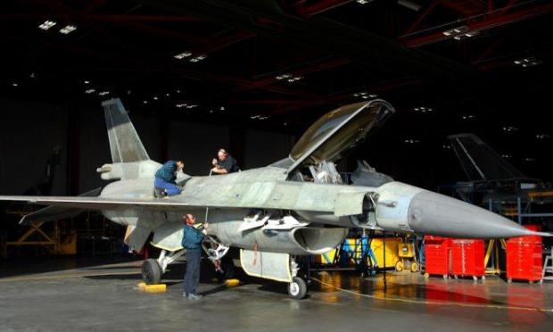 ΕΑΒ - F16
