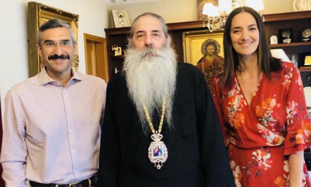 Δούνια στη μητρόπολη Πειραιά