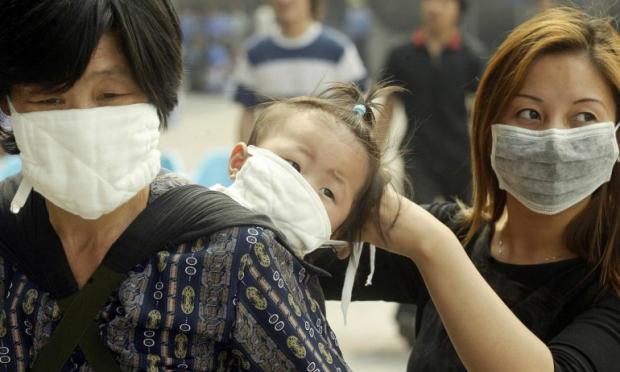 O κοροναϊός απειλεί την ήδη κλονισμένη παγκόσμια οικονομία