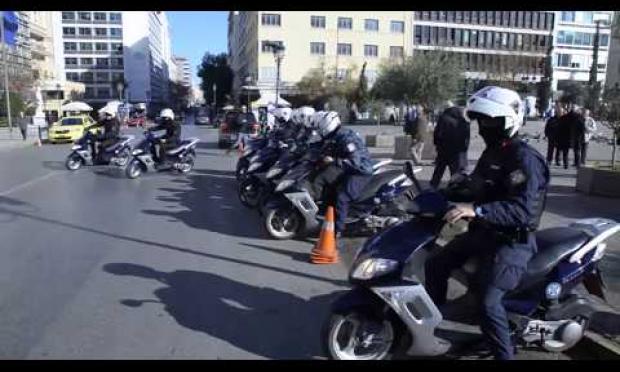 αστυνομικοί με σκούτερ