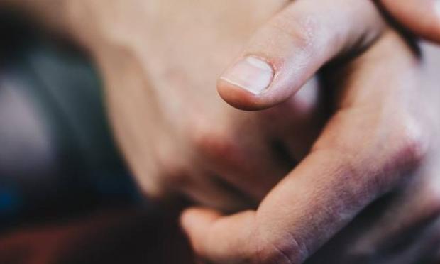 κρακ στα δάχτυλα