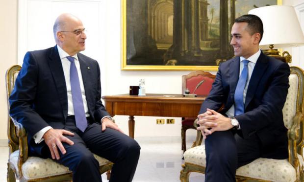 Δένδια με Ντι Μάιο