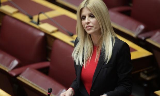 Έλενα Ράπτη