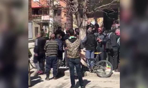 Έξω από αλβανικό φούρνο