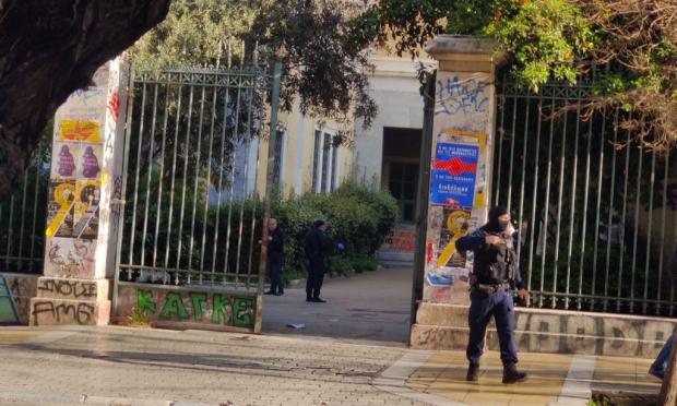 επιχείρηση στο Πολυτεχνείο
