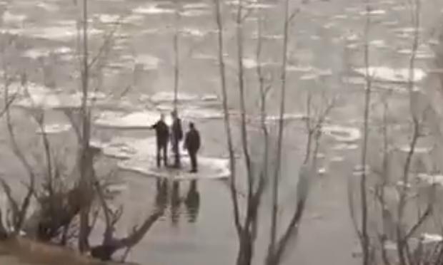 ρωσια σερφινγκ στον παγο
