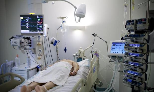 μπρούμυτα στην εντατική