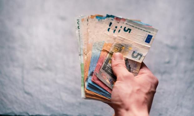 οικονομική ενίσχυση