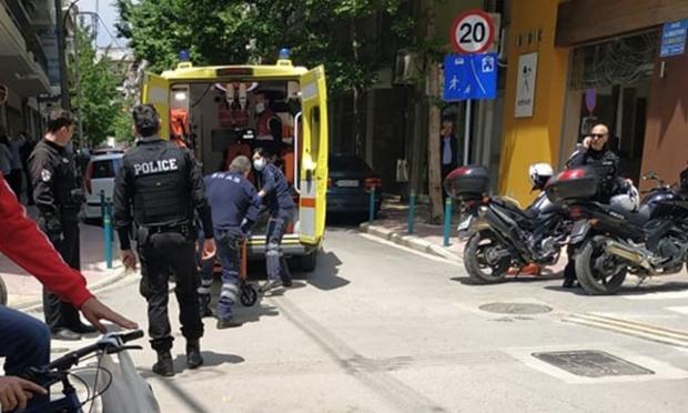 πτώση από μπαλκόνι στην Λάρισα