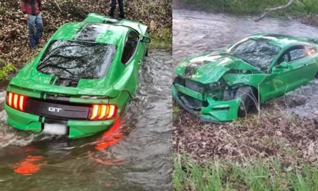 Mustang ατύχημα