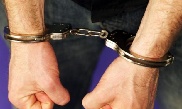 χειροπέδες θεσσαλονικη κτελ διακινητής μεταναστών