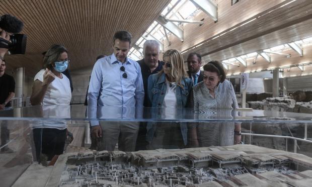 Μητσοτάκης στη Σαντορίνη