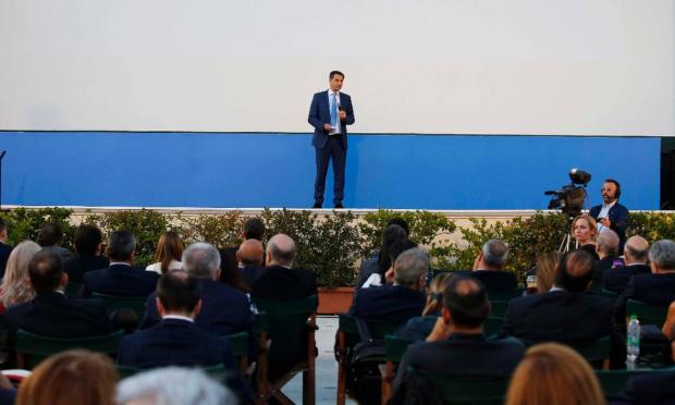 Χάρης Θεοχάρης
