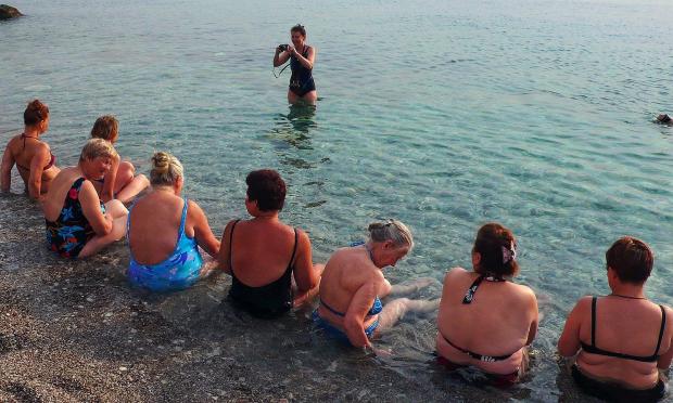 στην παραλία