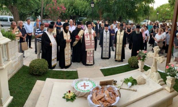 Αρχιερατικό τρισάγιο στο μνήμα του Ειρηναίου Γαλανάκη