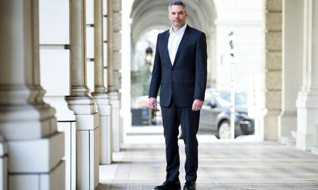 Καρλ Νέχαμερ