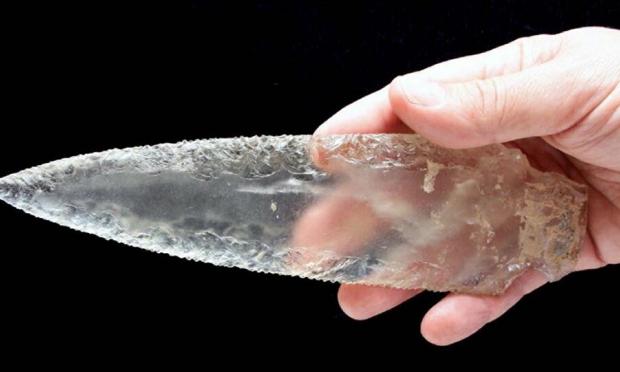 Κρυστάλλινο στιλέτο