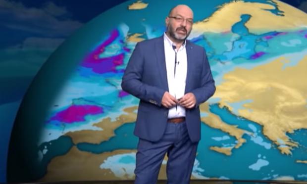 Σάκης Αρναούτογλου