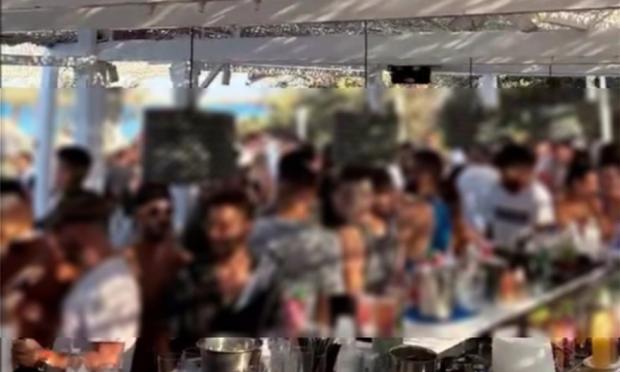 πάρτι στην Πάρο