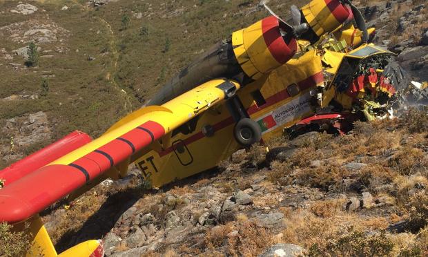 συντριβή canadair