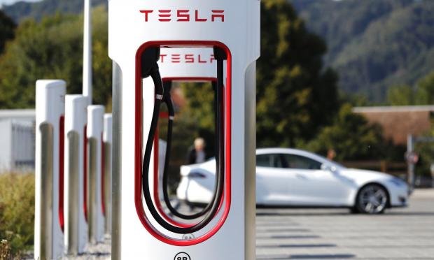 Ταχυφορτιστής Tesla